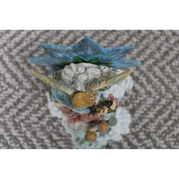 Angel Playing Harp Music Box with Spinning Star - Picture 6 of 7